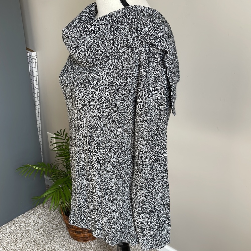 Soho New York Company Romantic Charcoal Mélange Lower Back Knit Sweater Medium